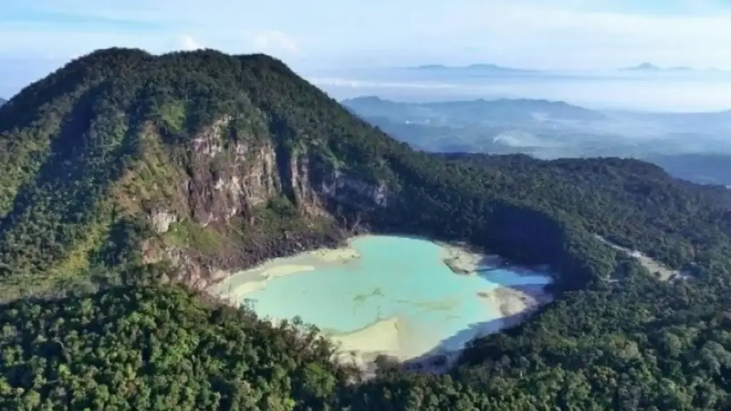 7 Puncak Gunung Populer Tertinggi di Bandung
