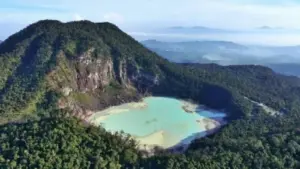 7 Puncak Gunung Populer Tertinggi di Bandung