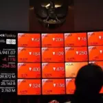 IHSG Turun ke Level 5.679 di Sesi I Hari Ini, Investor Banyak Lepas Saham