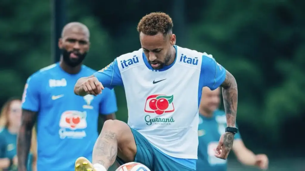 Neymar Kembali Berlatih