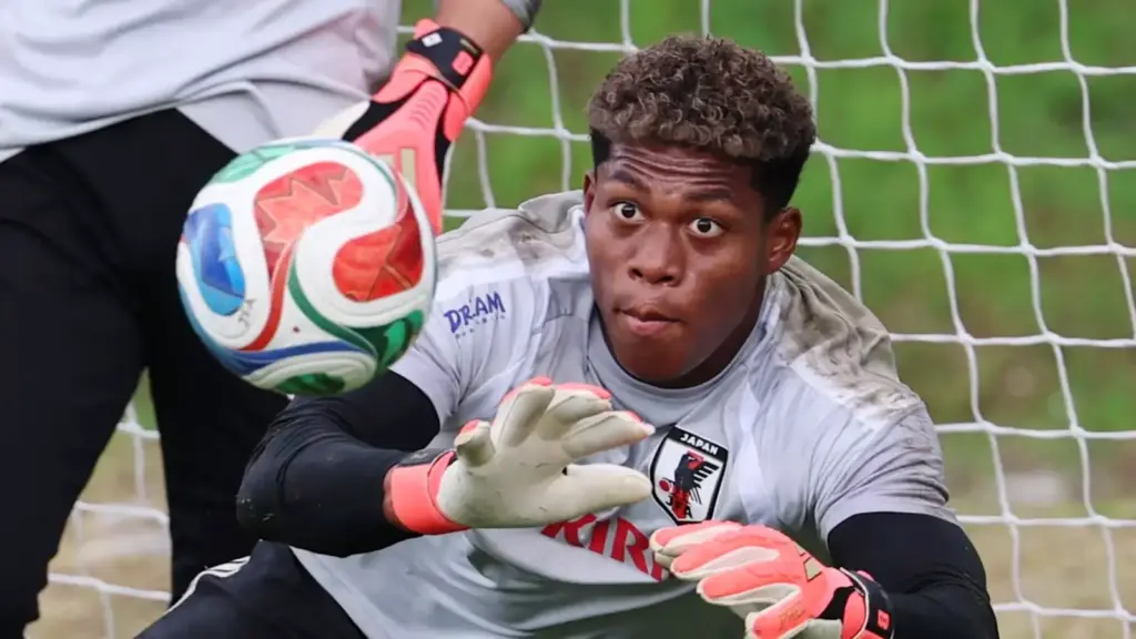 Zion Suzuki Kawal Timnas Jepang