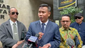 Ahmad Khozinudin Ungkap Perbedaan Arah Hukum dengan Roy Suryo