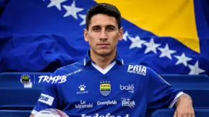 Persib Bandung Resmi Rekrut Luka Menalo